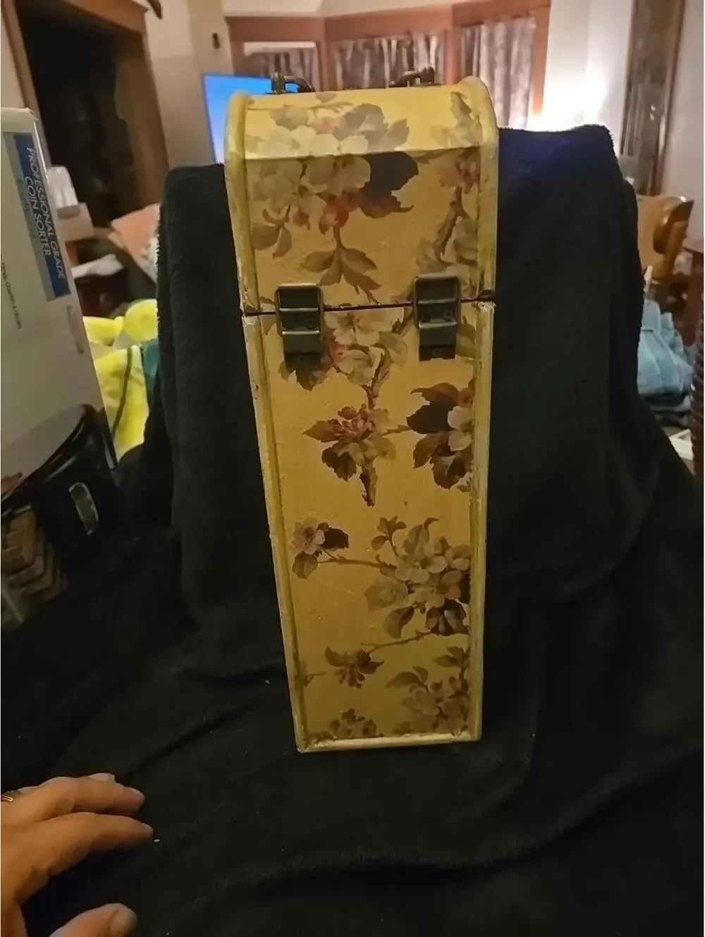 wooden wine box with lid